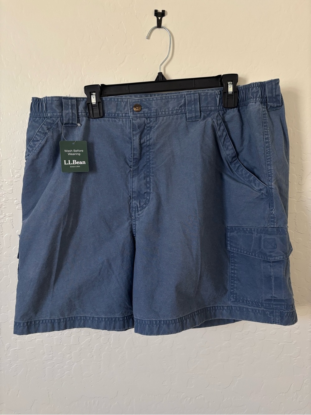 L.L.Bean Men’s Tropic Weight Cargo Shorts 42W Comfort Waist 6” Blue NWT